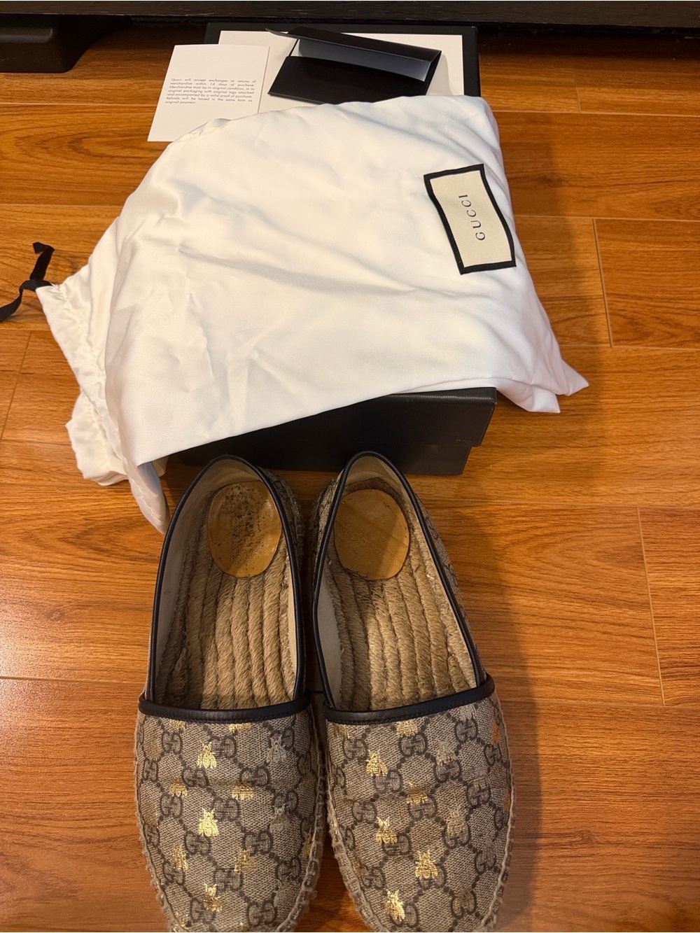 Gucci Womens Beige and Black GG Bee Espadrille